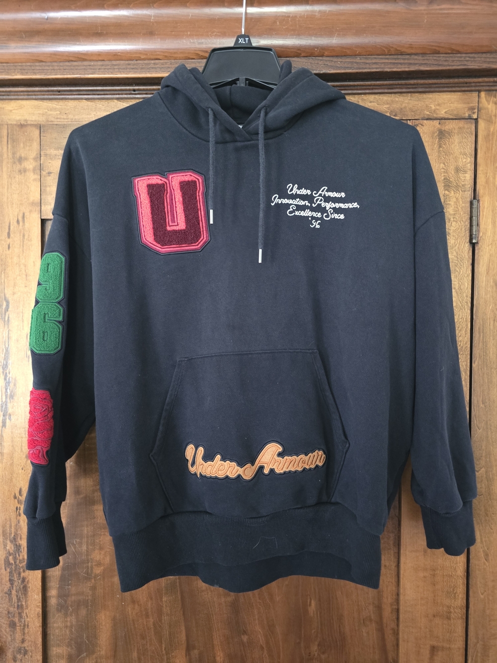 O Under Armour Icon Heavyweight Oversized Black Pullover Embroidered Patches XS